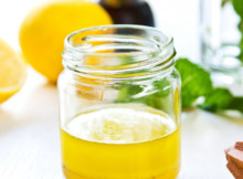 Mix 1 Lemon With 1 Tablespoon Of Olive Oil And You Will Use This For The Rest Of Your Life!